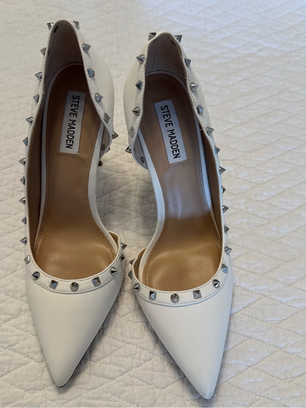 Steve Madden White Pointed Studded Leather Pumps